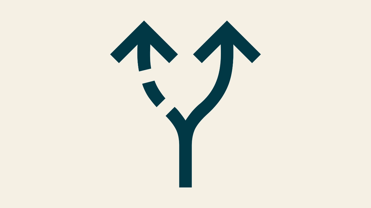 Icon mit mehreren Pfeilen, die in unterschiedliche Richtungen zeigen und Flexibilität sowie verschiedene Wege symbolisieren.