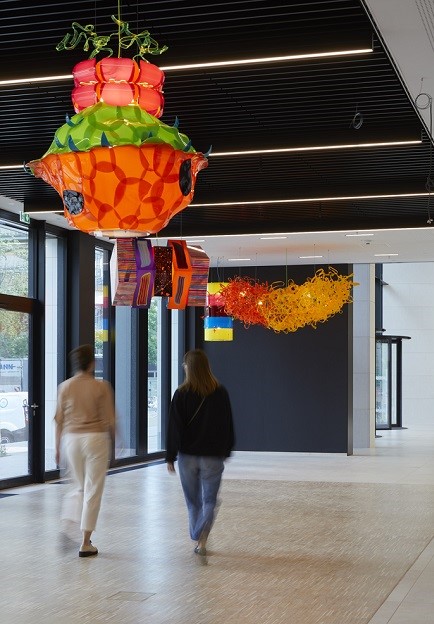 Kunstinstallation im Gebäude der Deka