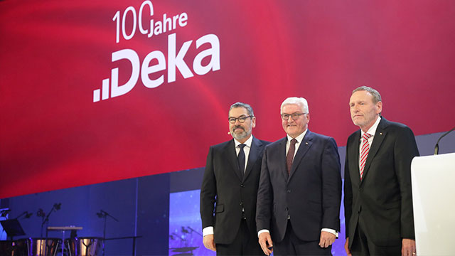 Bundespräsident F.-W. Steinmeier, Sparkassen-Präsident Helmut Schleweis und ehem. Vorstandsvorsitzender M. Rüdiger beim Festakt