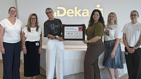 Gruppenfoto von Deka-Teilnehmenden beim Firmenlauf in Trier