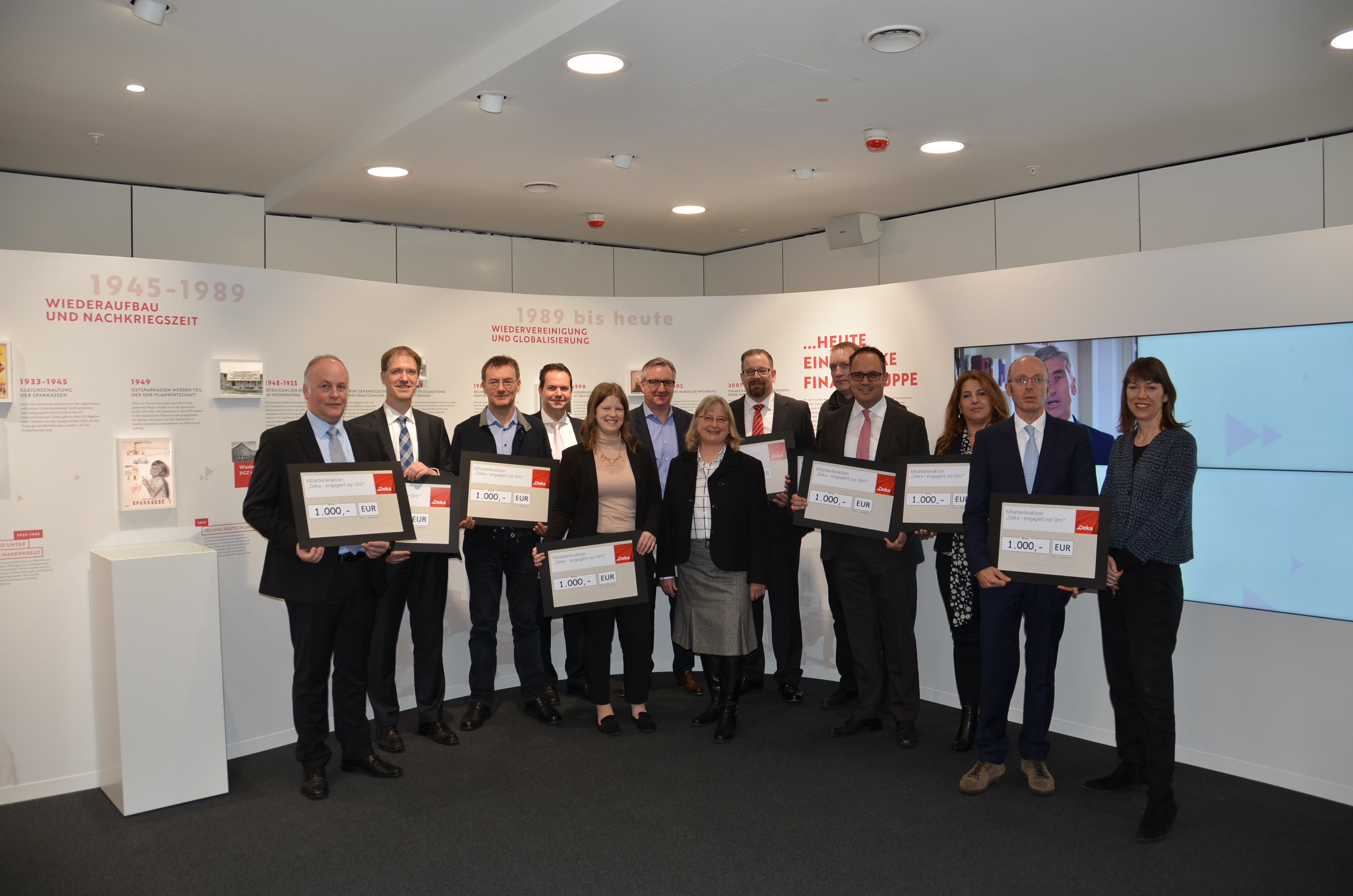 Gruppenbild Mitarbeiterinnen und Mitarbeiter des Gewinnerprojekts