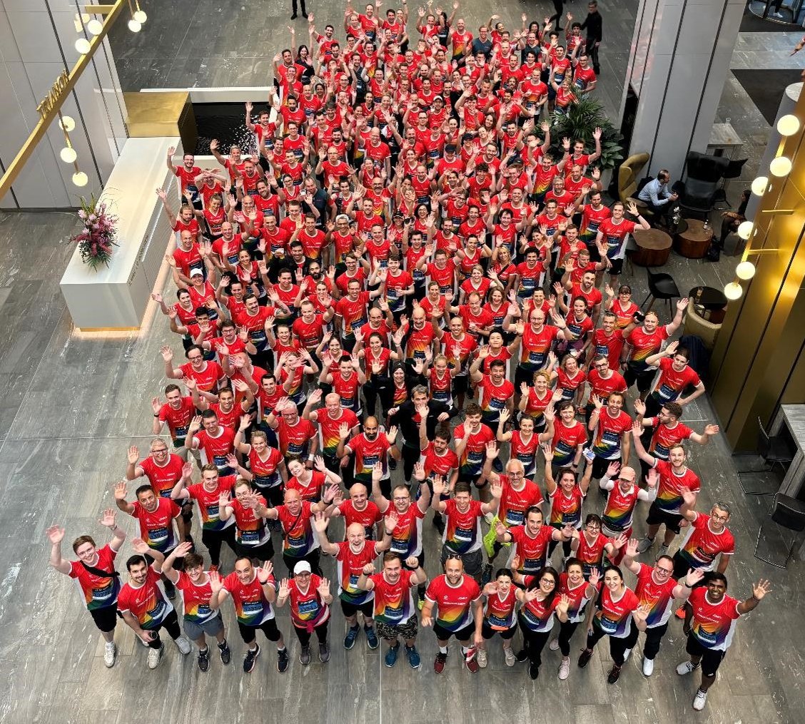 Alle Teilnehmerinnen und Teilnehmer der Deka beim J.P.Morgan Lauf