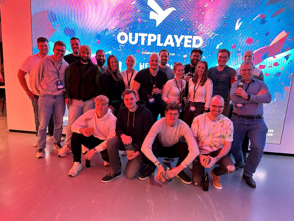 Deka-Teamfoto beim Outplayed Cup